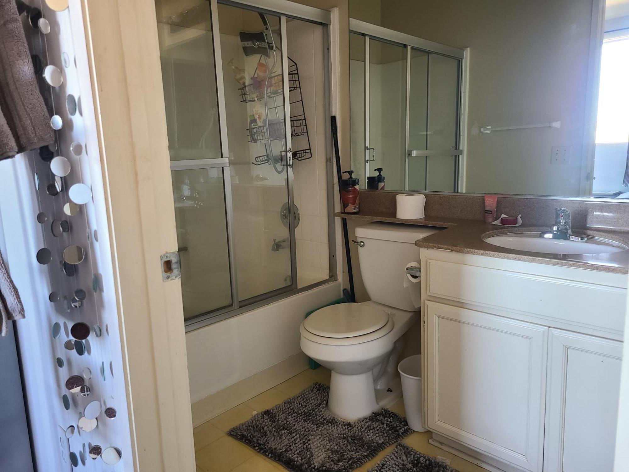 Apartamento Guest In Sherman Oaks With Private Bathroom And Balcony *