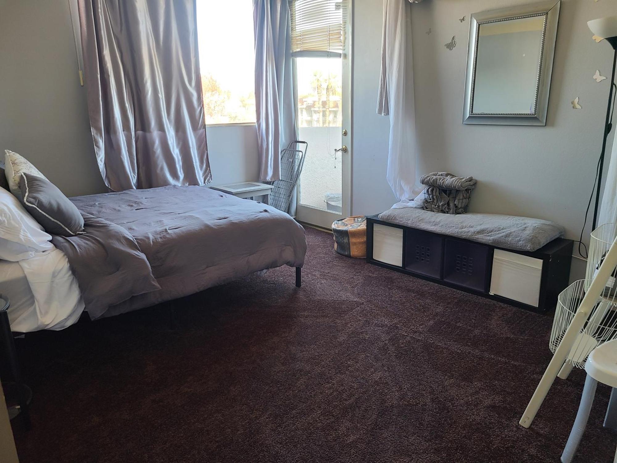 Guest In Sherman Oaks With Private Bathroom And Balcony Apartamento *